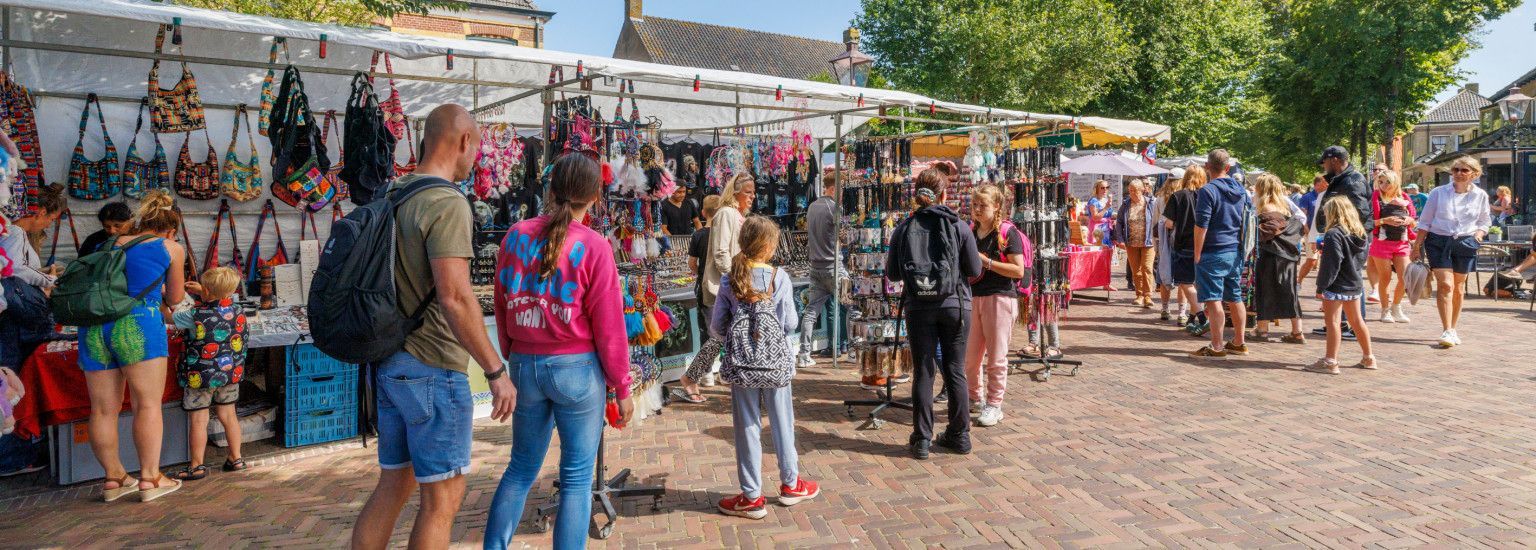 Street markt Hollum - VVV Ameland