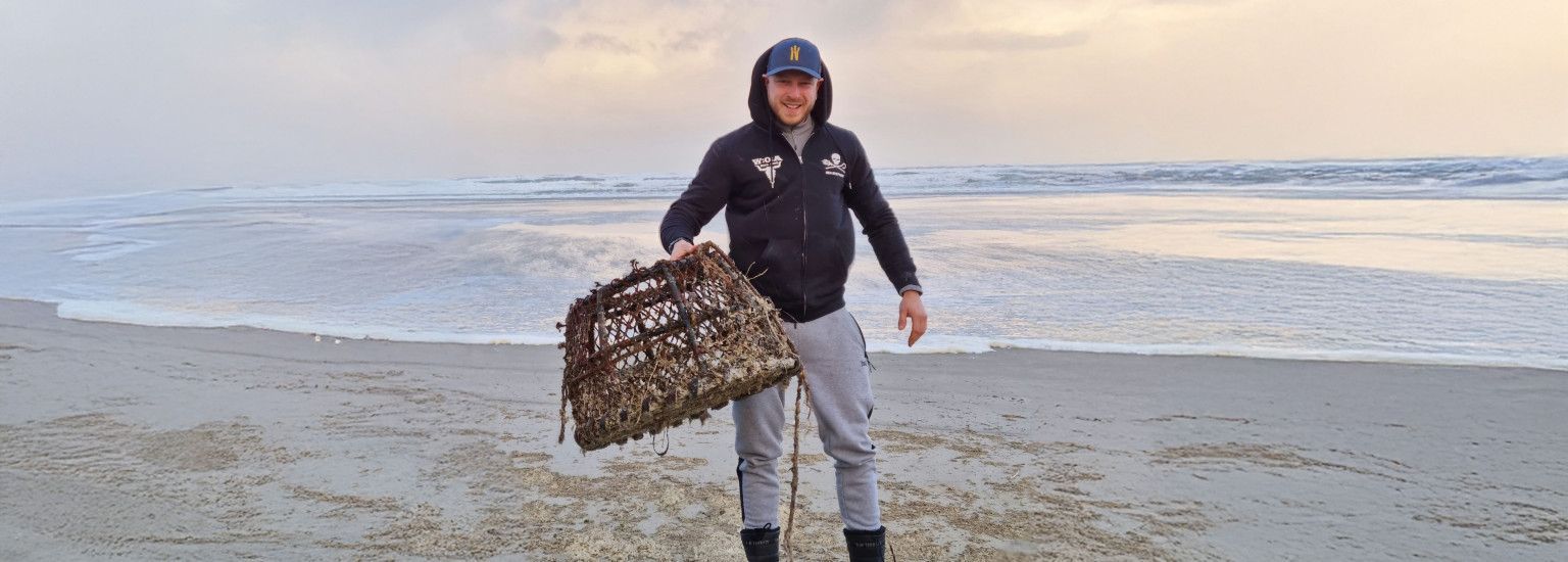 Beachcombing on Ameland - VVV Ameland