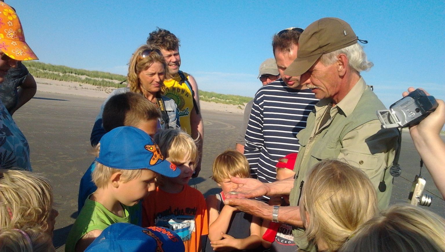 Beachcombing on Ameland - VVV Ameland