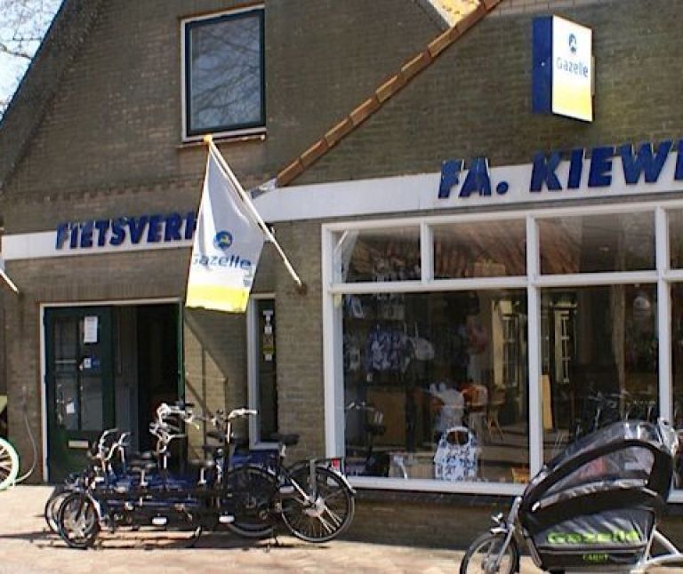 Bike rental Kiewiet - Location centre of Nes - Tourist Information “VVV” Ameland