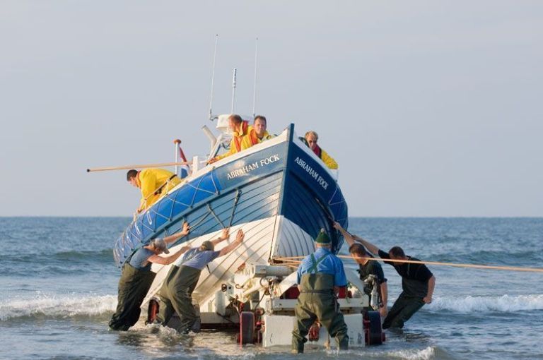 Demonstration horse-drawn rescue boat - VVV Ameland