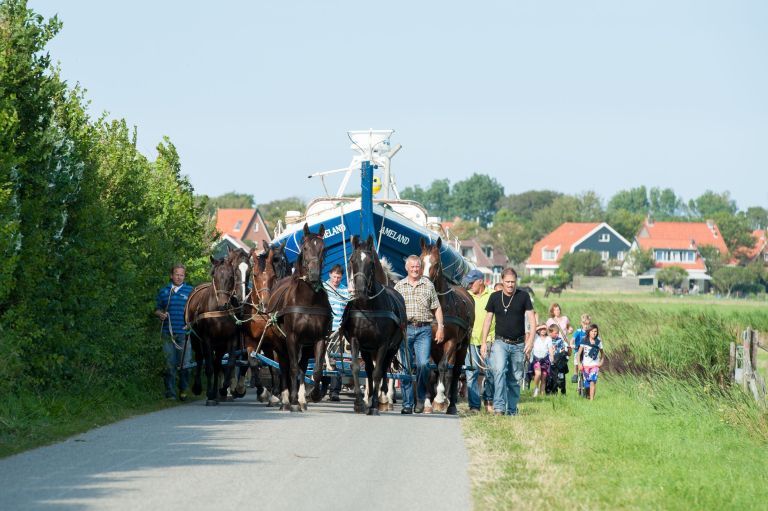 Demonstration horse-drawn rescue boat - VVV Ameland