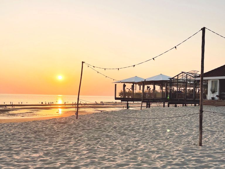 Beachclub The Sunset, Hollum - Tourist Information “VVV” Ameland