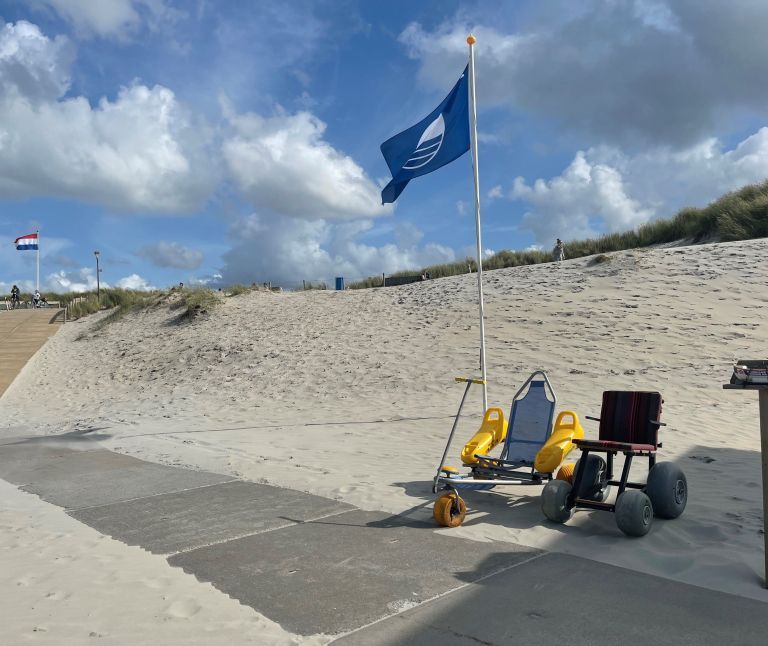 De Tiralo beach wheelchair - Tourist Information “VVV” Ameland