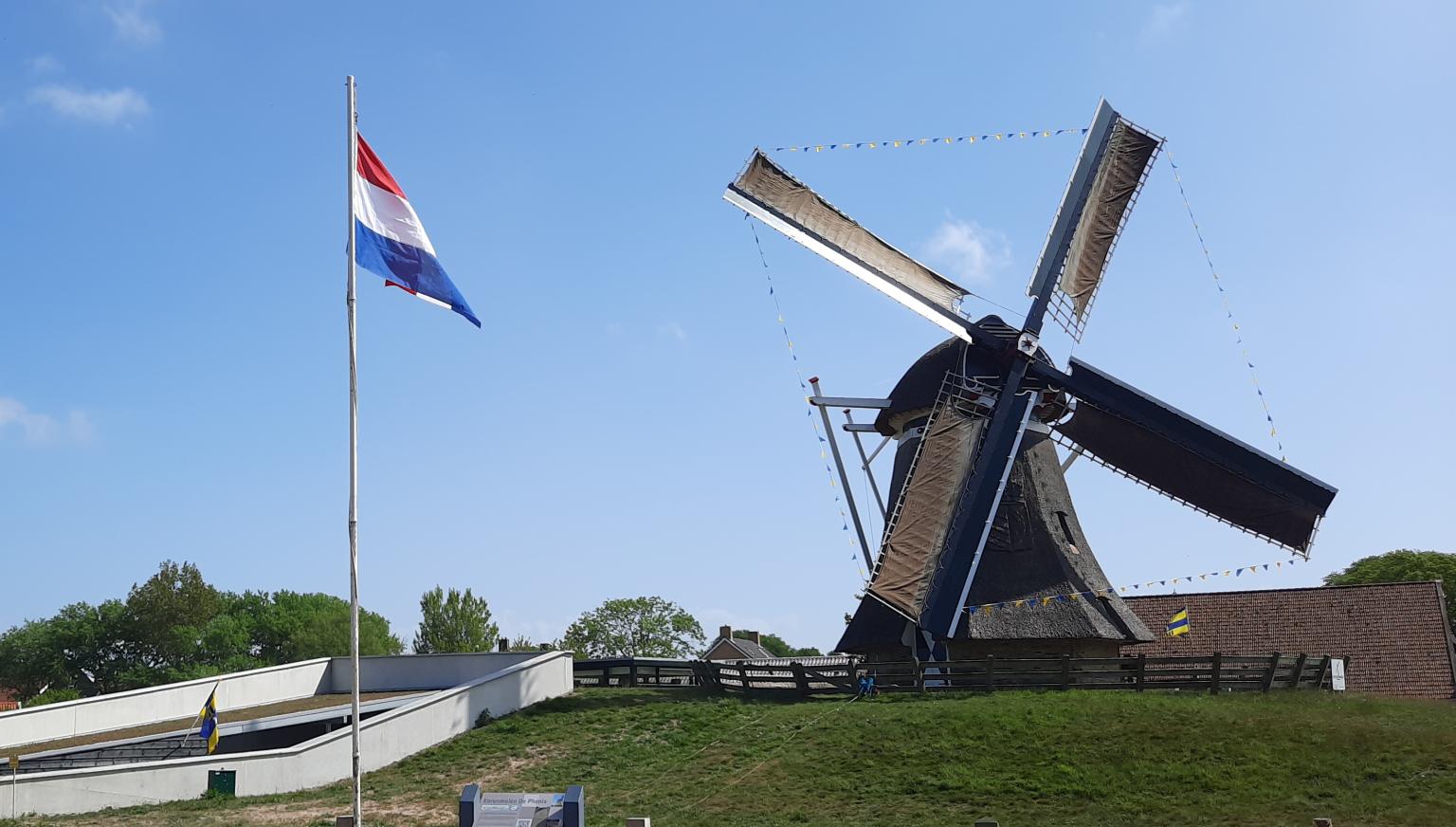 Corn and oil mill De Phenix - Tourist Information “VVV” Ameland