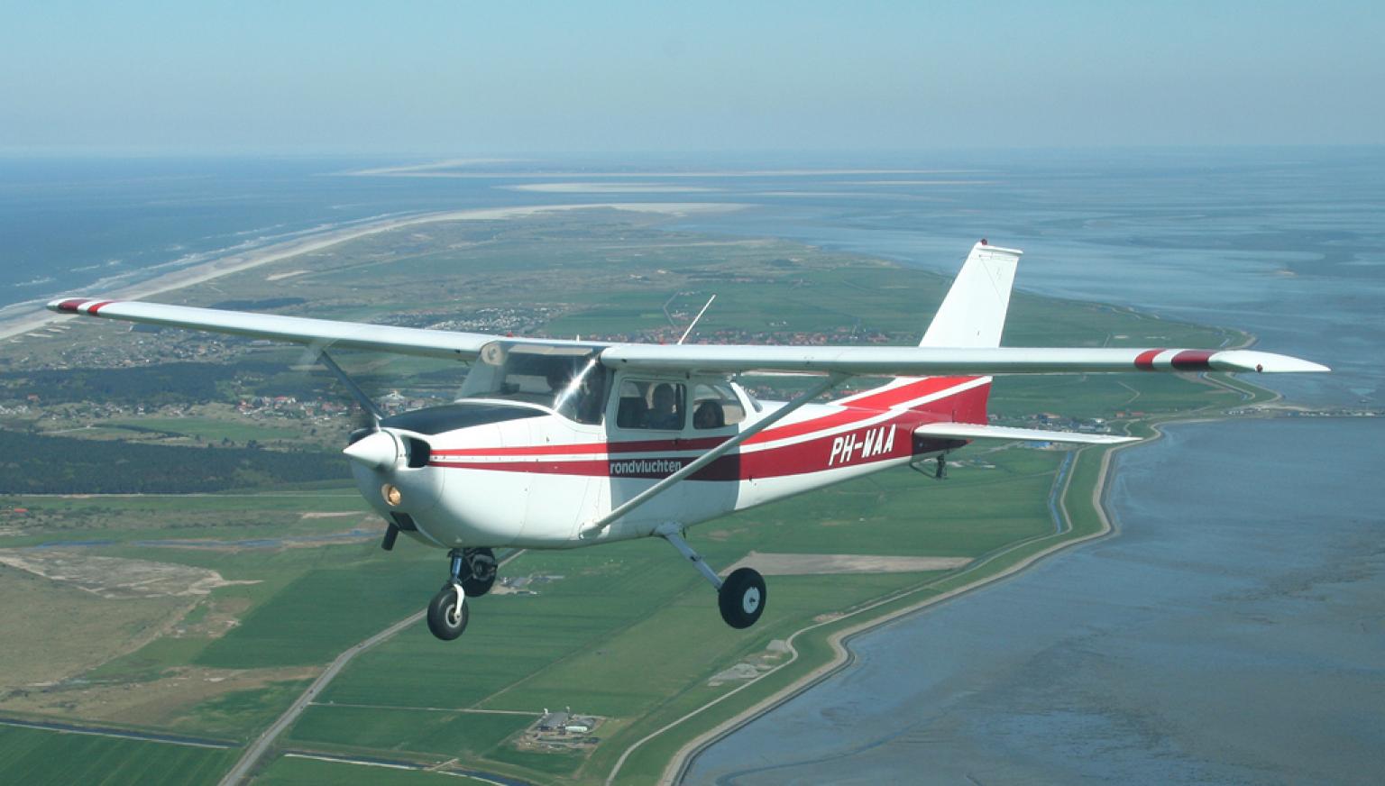 Sightseeing flights Tom van der Meulen - VVV Ameland